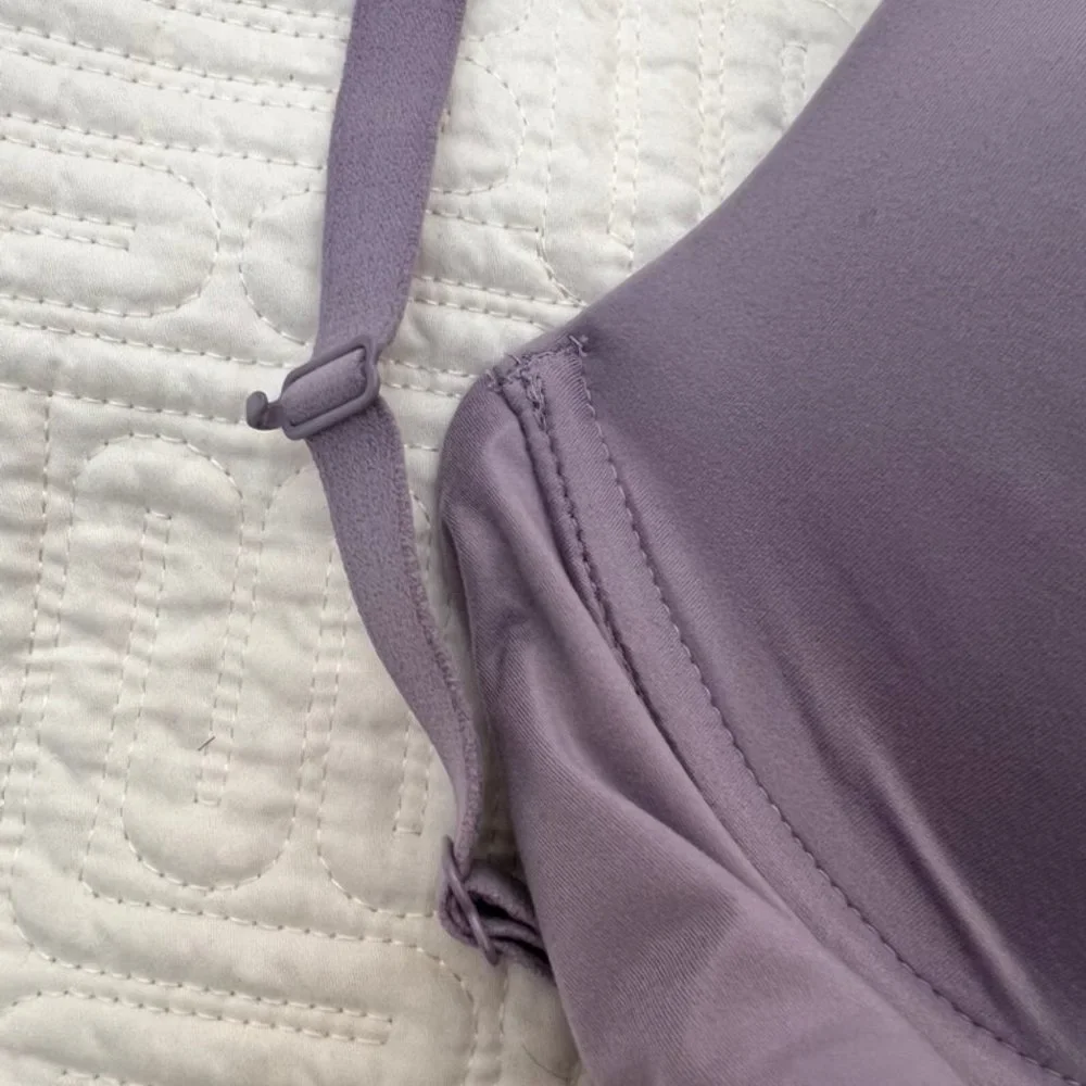 A pair of Wacoal 34 D Perfect Primer Underwire T-Shirt Bras - Picture 5 of 10